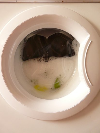 Не сливает воду
